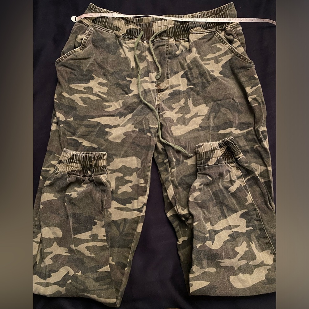 Camo drawstring denim joggers size medium 98% cotton